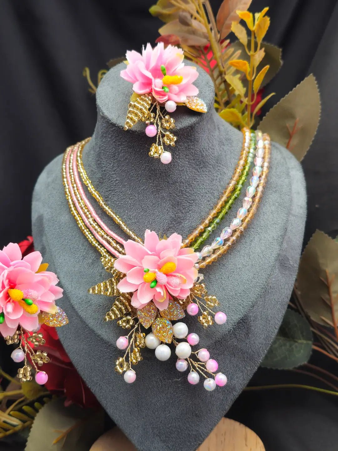Flower Crystal Necklace (1 Necklace, 2 Ring Bracelet, 1 Pair of Earrings, 1 Maang Tikka)